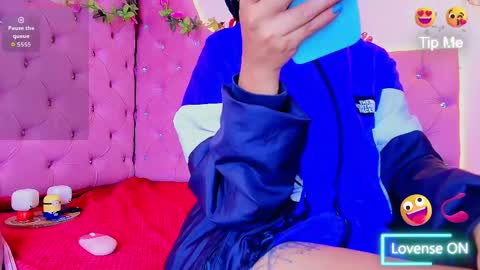 Snapshot of sheilly_brown chatting on May 16, 7:23 pm sheilly_brown online show from May 16, 7:23 pm