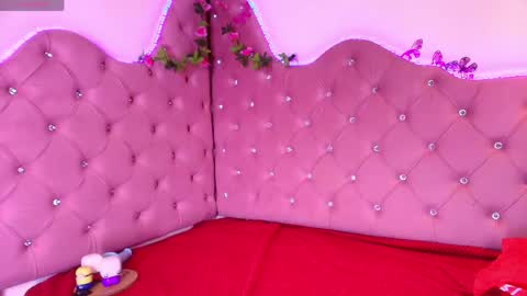Snapshot of sheilly_brown chatting on May 20, 7:09 pm sheilly_brown online show from May 20, 7:09 pm
