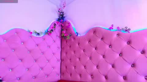 Snapshot of sheilly_brown chatting on May 22, 7:19 pm sheilly_brown online show from May 22, 7:19 pm