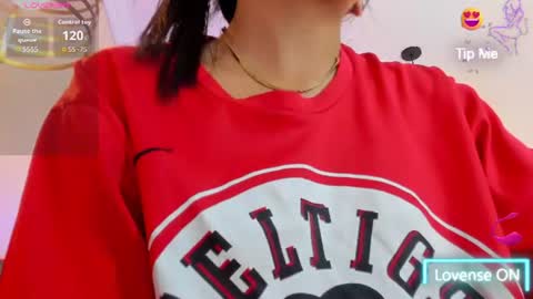 Snapshot of sheilly_brown chatting on June 12, 7:13 pm sheilly_brown online show from June 12, 7:13 pm