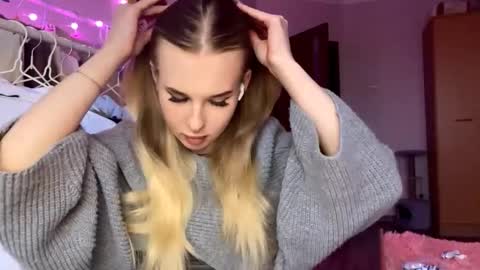 Jenny online show from September 19, 3:02 pm