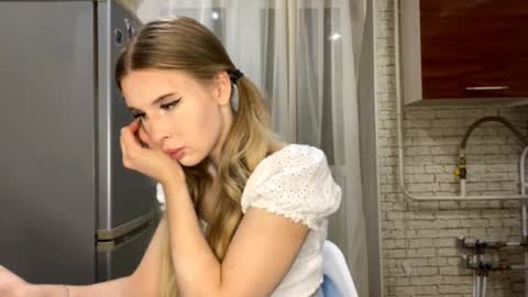 Jenny online show from September 22, 9:28 pm