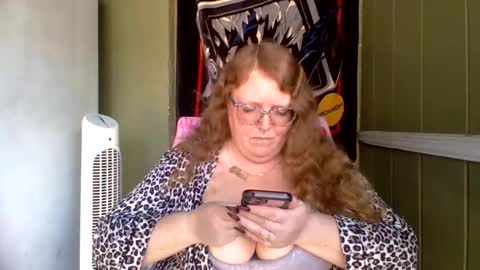 Snapshot of shelbyannn chatting on May 20, 2:34 pm Red online show from May 20, 2:34 pm