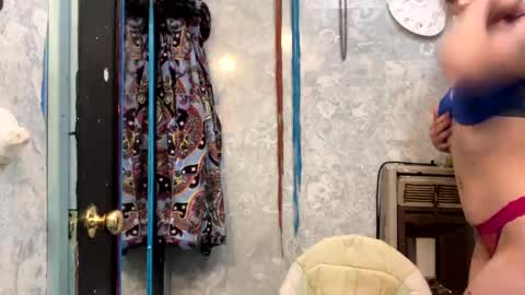 Snapshot of shelbybaby01 chatting on October 24, 6:54 am Shelby holes online show from October 24, 6:54 am