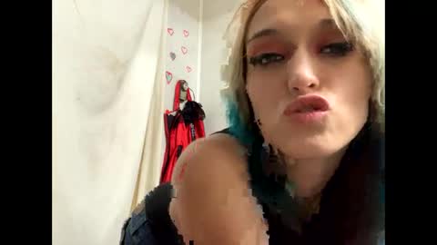 Snapshot of shelbybaby01 chatting on October 26, 3:01 am Shelby holes online show from October 26, 3:01 am