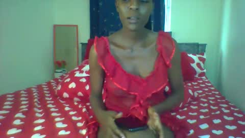 Snapshot of shelia420715 chatting on February 19, 12:44 pm shelia420715 online show from February 19, 12:44 pm