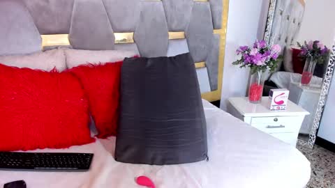 Snapshot of shellbydior chatting on March 9, 4:44 pm shellbydior online show from March 9, 4:44 pm