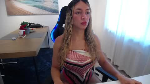 Shellsy H   online show from January 6, 10:46 am