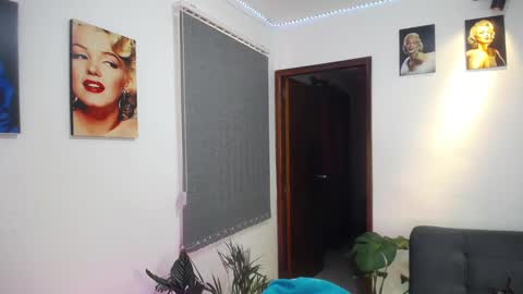 Shellsy H   online show from January 29, 8:14 pm