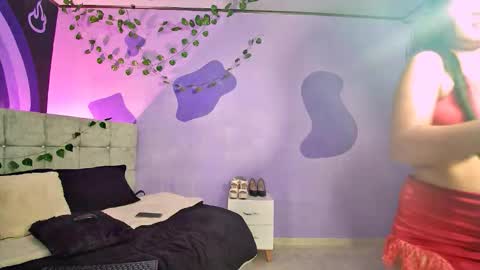 Shelsy  online show from February 18, 2:13 pm