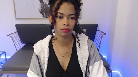 Shenna online show from December 19, 1:18 pm
