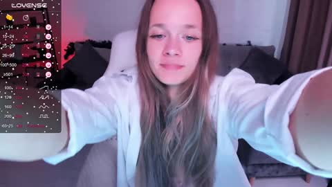 Snapshot of sherill_brill chatting on December 15, 10:39 am Sheril online show from December 15, 10:39 am
