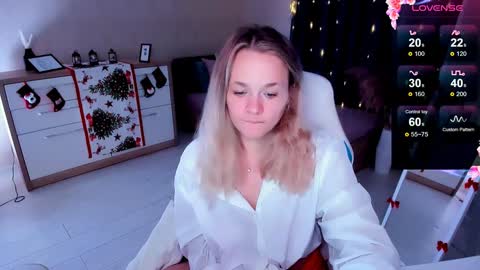 Snapshot of sherill_brill chatting on December 28, 10:47 am Sheril online show from December 28, 10:47 am