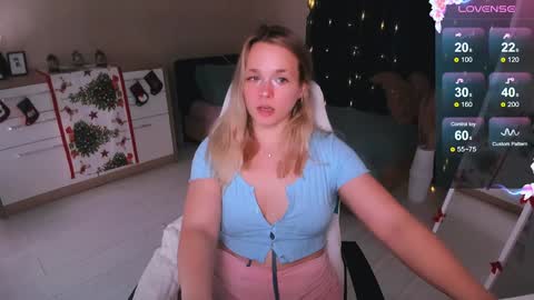 Snapshot of sherill_brill chatting on January 17, 6:12 pm Sheril online show from January 17, 6:12 pm