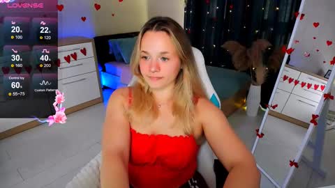 Snapshot of sherill_brill chatting on February 19, 2:44 pm Sheril online show from February 19, 2:44 pm