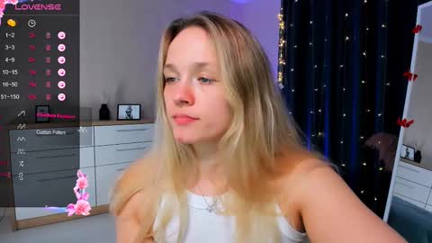 Snapshot of sherill_brill chatting on March 6, 8:59 pm Sheril online show from March 6, 8:59 pm