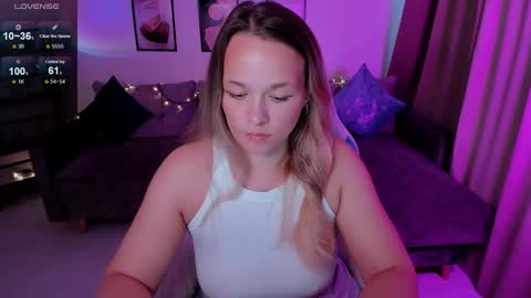 Snapshot of sherill_brill chatting on September 13, 7:52 am Sheril online show from September 13, 7:52 am