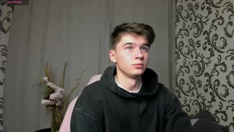 Max online show from September 16, 4:19 pm