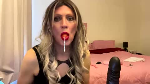 sherrisqs00 online show from March 23, 10:25 pm