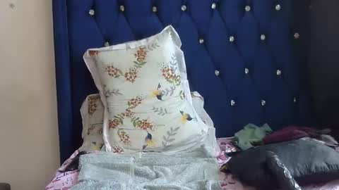 Snapshot of sherry_l chatting on March 6, 12:01 pm sherry_l online show from March 6, 12:01 pm