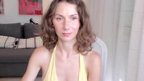 shesleepsnaked online show from September 21, 5:25 pm