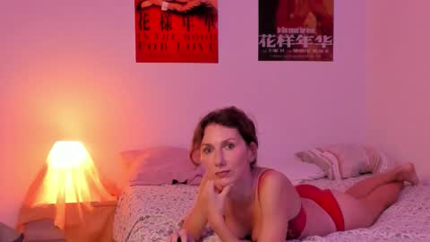 shesleepsnaked online show from October 21, 5:02 pm