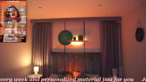 Snapshot of sheyla_hills_ chatting on November 16, 3:56 am Sheyla online show from November 16, 3:56 am