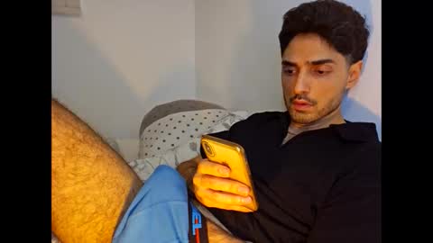 Snapshot of shhervin chatting on February 12, 1:11 am shhervin online show from February 12, 1:11 am