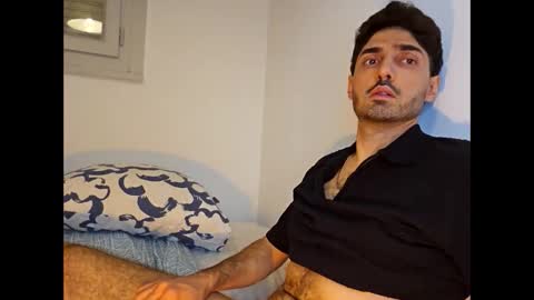 Snapshot of shhervin chatting on March 9, 11:42 pm shhervin online show from March 9, 11:42 pm