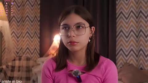 Snapshot of shickshackshock chatting on November 1, 11:01 am Iris online show from November 1, 11:01 am