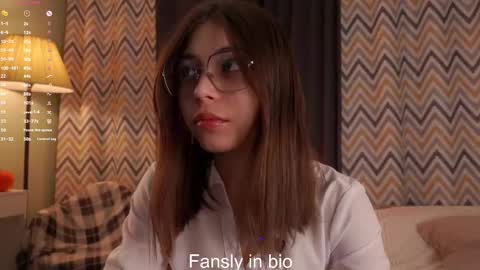 Snapshot of shickshackshock chatting on November 7, 12:05 pm Iris online show from November 7, 12:05 pm