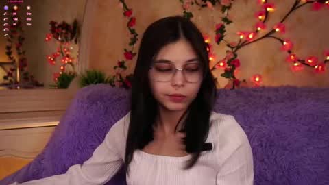 Snapshot of shickshackshock chatting on November 11, 12:38 pm Iris online show from November 11, 12:38 pm