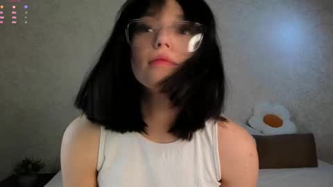 Snapshot of shickshackshock chatting on November 26, 11:11 am Iris online show from November 26, 11:11 am