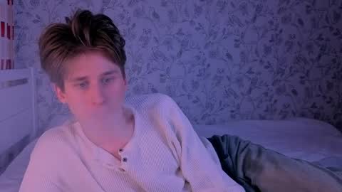 Nenedent online show from March 31, 1:18 am