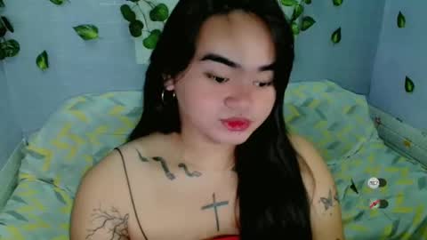 Snapshot of shimilove chatting on February 17, 12:48 pm shimilove online show from February 17, 12:48 pm