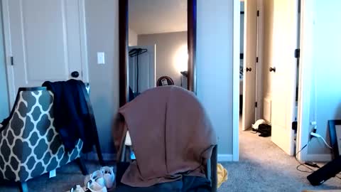 shimmyloe online show from December 19, 4:14 pm