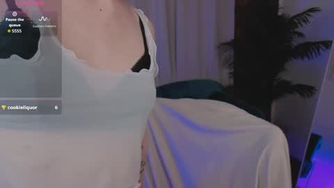 Vivi online show from April 7, 3:23 pm