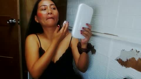 Snapshot of shinecathy chatting on November 27, 12:56 am shine online show from November 27, 12:56 am