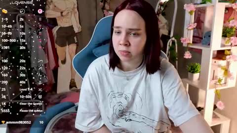 Snapshot of shinelilit chatting on February 19, 1:23 am Lilit online show from February 19, 1:23 am