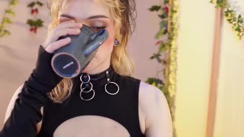 Snapshot of shiny_jail chatting on October 4, 10:52 pm JennyMira THANK YOU FOR 77 777 online show from October 4, 10:52 pm