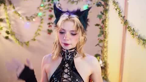 Snapshot of shiny_jail chatting on October 16, 2:12 am JennyMira THANK YOU FOR 77 777 online show from October 16, 2:12 am