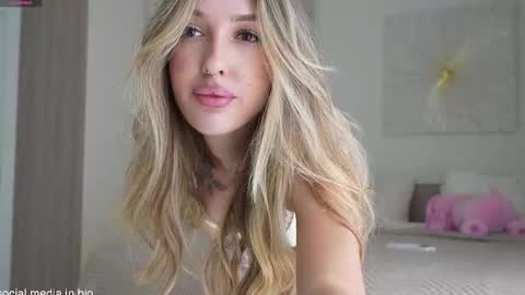 Melissa online show from November 10, 1:37 am