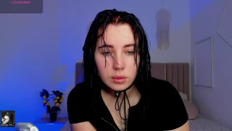 Snapshot of shiraazsh chatting on May 1, 10:09 am shiraazsh online show from May 1, 10:09 am