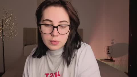 Snapshot of shiraazsh chatting on May 17, 7:10 pm shiraazsh online show from May 17, 7:10 pm