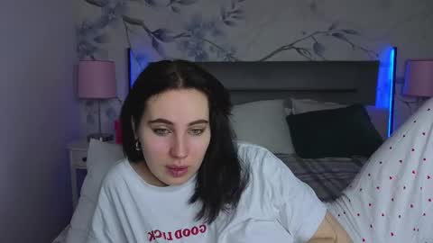 Snapshot of shiraazsh chatting on June 7, 8:23 pm shiraazsh online show from June 7, 8:23 pm