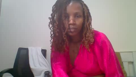 Snapshot of shirleen_ chatting on August 6, 8:33 pm Shirleen online show from August 6, 8:33 pm