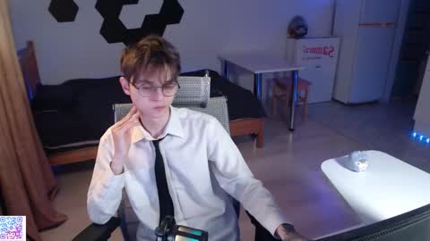 shiromy_ online show from November 23, 7:24 pm