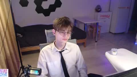 shiromy_ online show from November 29, 6:11 pm