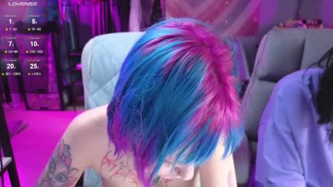 SHIROxLOLY online show from June 5, 6:52 am