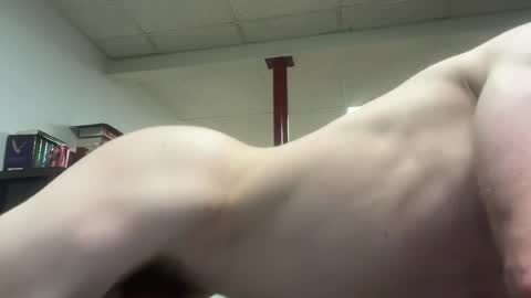 Snapshot of shirtlesshunk15 chatting on July 9, 1:42 am shirtlesshunk15 online show from July 9, 1:42 am